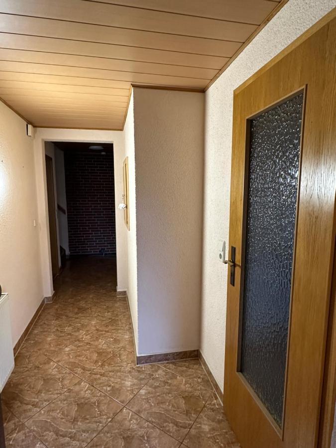 Pension „Haus 11“ Lauta Buitenkant foto
